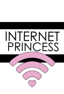 maglietta internet princess